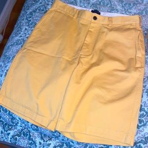 Lands End yellow traditional fit size 33 never worn chino shorts